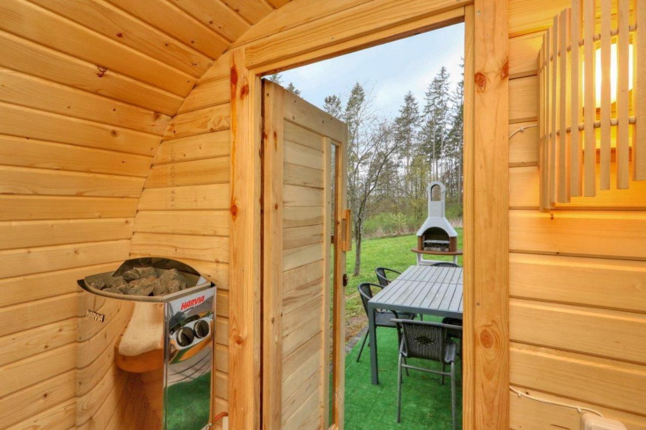 Seepark Kirchheim Ferienhaus Bei Zeta Mit Sauna Экстерьер фото