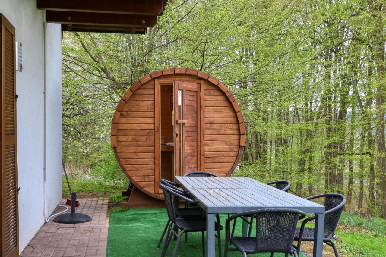 Seepark Kirchheim Ferienhaus Bei Zeta Mit Sauna Экстерьер фото